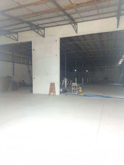 KHO XƯỞNG 700M2 TRẦN 7M NỀN CHỊU LỰC
