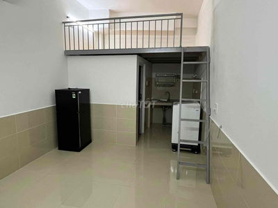 Phòng Đẹp kế Trường Ngân Hàng, Sư Phạm Kỹ Thuật