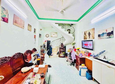 Gấp Bán Nhà CMT8 Quận 10 - 43m2 ( 3.9 x 11 ) 2 Tầng Hẻm 4M Chỉ 6 Tỷ 9