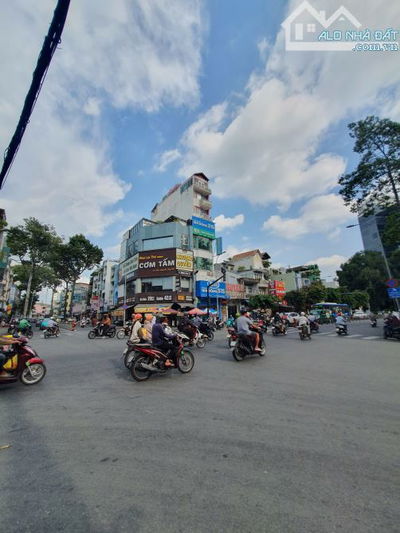 Chính chủ bán tòa nhà 990F Âu Cơ Quận Tân Bình - Diện tích: 9.25 x 32m Hầm + 9 tầng 80 tỷ