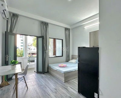 Cho thuê phòng trọ có ban công giá rẻ ngay Quận 10 - Full nội thất