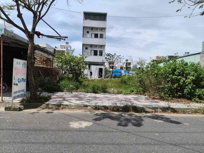 Bán Nam Hoà Xuân trục thông Phan Huỳnh Điểu gần 4 toà căn hộ, đông nam