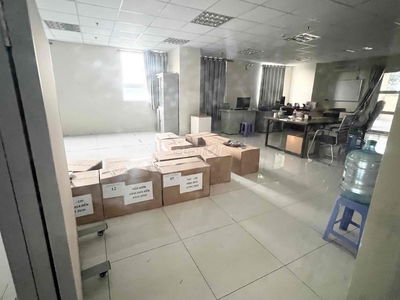 Cho thuê sàn làm văn phòng 175m2 giá 8,2tr/tháng ngay chợ Đầu Mối