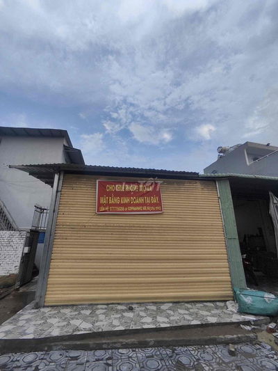 cho thuê mặt bằng kinh doanh lề đường rộng