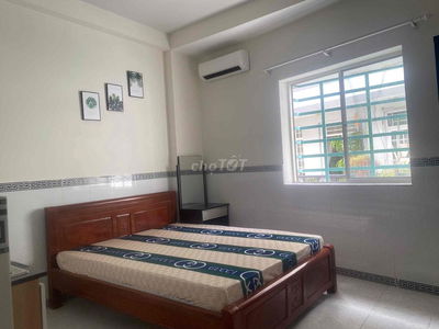 phòng khu phan xích long, có wc riêng máy lạnh 3.00.000-3.700.000