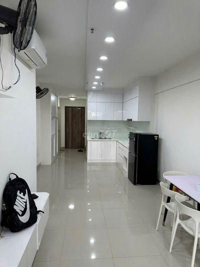 Cho thuê căn hộ 2PN full nội thất View HỒ BƠI mát