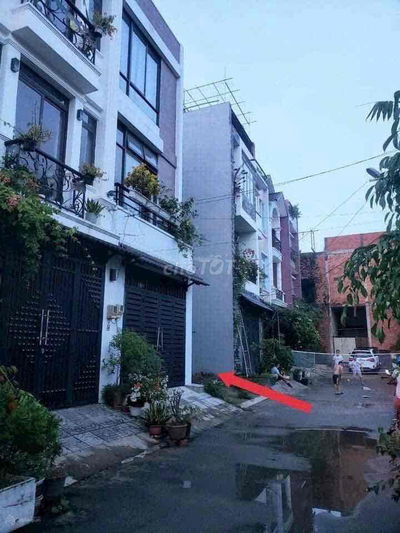 bán lô đất đẹp ngay khu hồng long sổ hông rien giá 6,350 đường xe tải