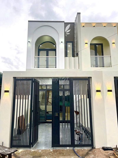 Định Cư. Cần Bán Gấp Căn Nhà Lầu Full Nội Thất Ngay Cổng Chào Bửu Long