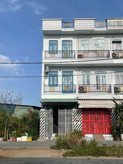 Cần bán Gấp Căn Nhà Đẹp * 2 Lầu - 4PN * Giá Chỉ 2,45 tỷ