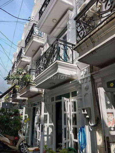 nhà đang làm sổ thạnh xuân q12 gần gò vấp 2 lầu 4pn 4wc