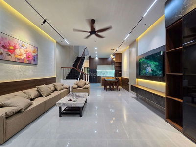 Nhà Đẹp Đường 10.5m Hòa Xuân