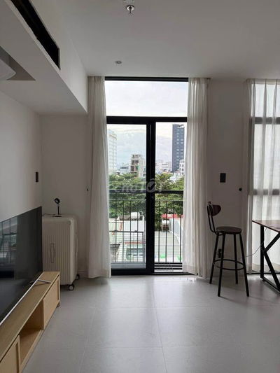 CĂN HỘ STUDIO HIỆN ĐẠI - BAN CÔNG - GẦN CẦU RỒNG