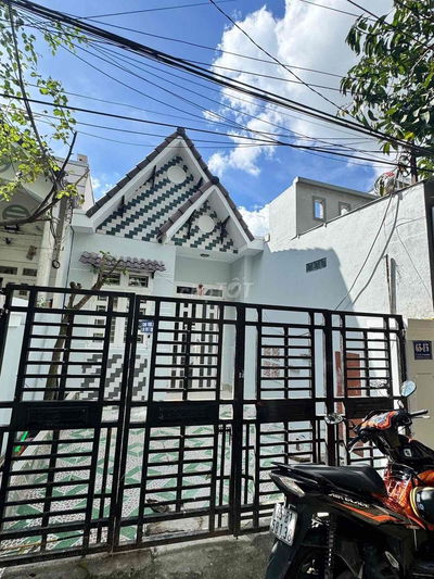 Cho thuê nhà trệt 2 phòng ngủ có sân trước rộng sau KDC Đại Ngân