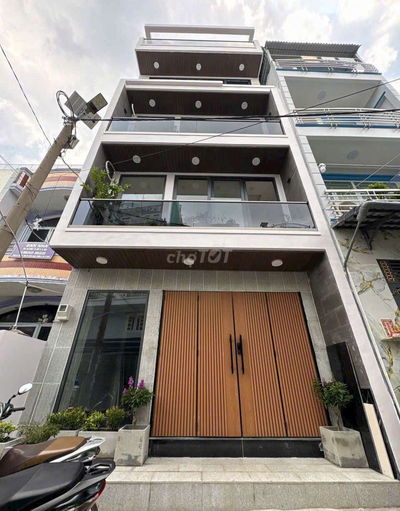 Nhà đẹp, hẻm xe hơi đường Hồng Bàng Q.11. DT 5.6m x 9m