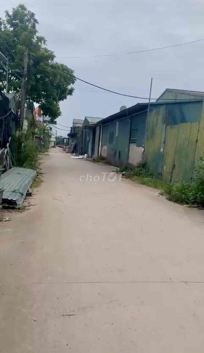 EM ĐANG CẦN BÁN 275m2 XƯỞNG(có thể bán 1/2) THÔN ĐỒNG NHÂN-Đông La 📍Đã