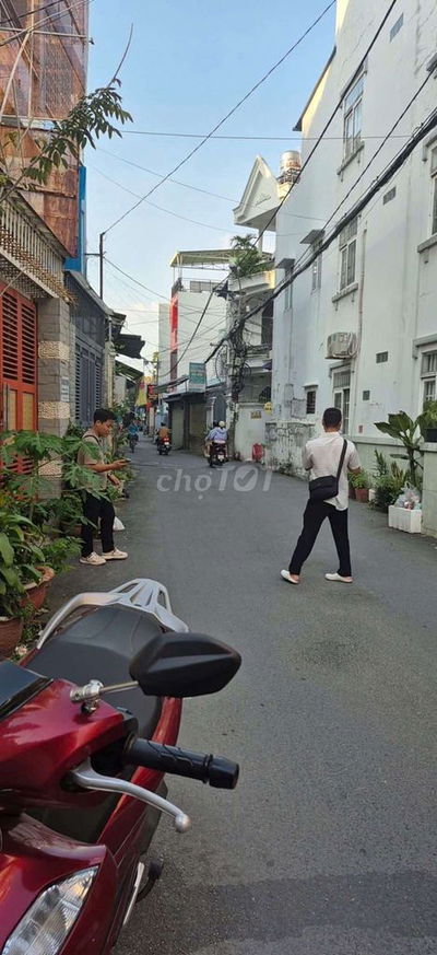 NHÀ MẶT TIỀN GIÁ SIÊU RẺ KHÔNG LỘ GIỚI