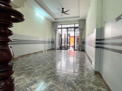 Nhà khu đồng bộ Lê Đức Thọ đường 30 p6. 4x16m. Trệt 3 lầu. Giá 8ti5 TL