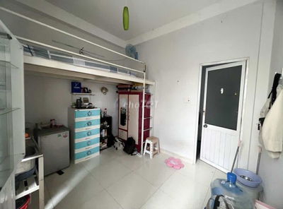 Phòng trọ giá rẻ có gác, máy lạnh, ban công, nvs riêng, k chung chủ