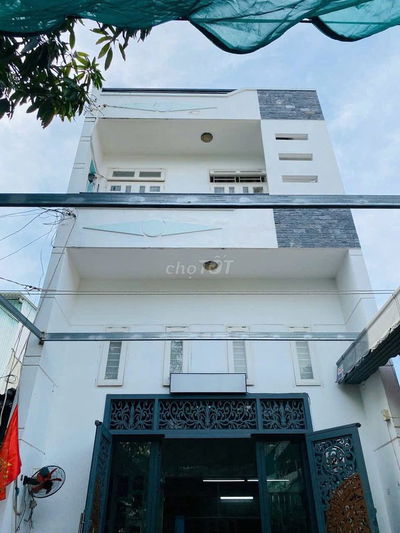 Bán gấp nhà 3 tầng,71m2,tặng khoảng sân 60m2,HXH thông P.14,Gò Vấp