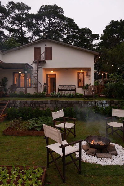 Cần bán gấp villa view đẹp gần Mây Lang Thang, hẻm ô tô, giá tốt