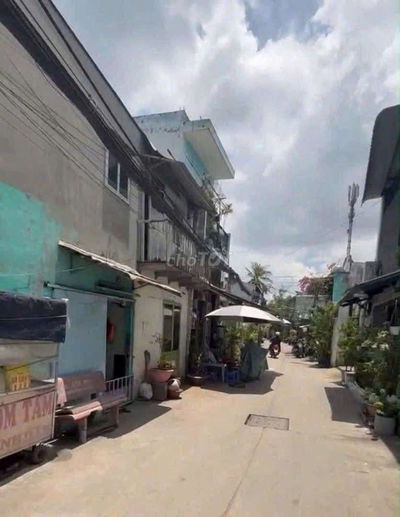 Bán nhà 2 tầng Phạm Hùng Hẻm C11 Hẻm Rộng Nhà Mới Vào Ở Ngay