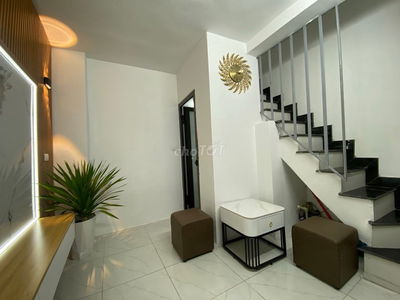 BÁN NHÀ 6 TẦNG GẦN BV BẠCH MAI – LÃO KHOA