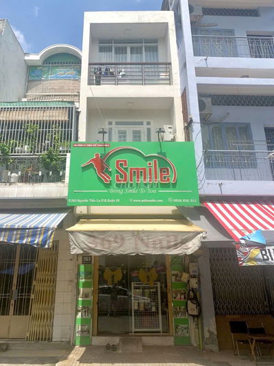 Nhà mặt tiền 261 Nguyễn Tiểu La, Q10. DT: 4x15m, 4 lầu (5PN, 4WC)