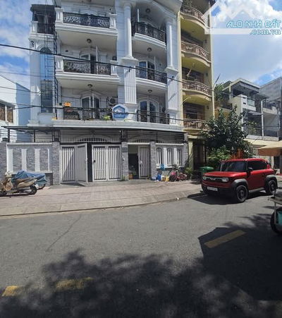 Chính chủ cho thuê phòng full nội thất , giá rẻ ở ngay 266 Bùi Minh Trực Phường 6 Quận 8