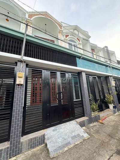 Bán nhà 2 tầng 80m2 , hơn 3 tỷ, kế bên Bến Xe Miền Đông, Long Bình, Q9