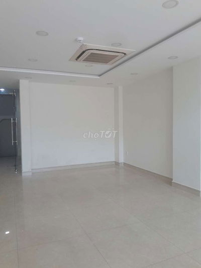 Cần cho thuê măt bằng rộng.trống suốt,mặ tiền thoang