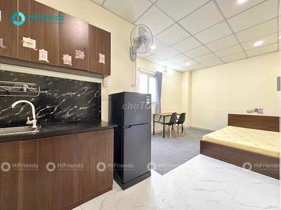 Studio cửa sổ trời full nội thất ngay Hưng Phú Q8