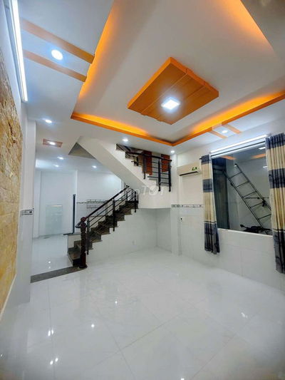 Nhà Mới 4x13 1lầu 2pn 2wc nhà Tróng