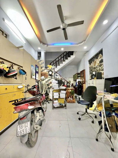 NHÀ 1 TRỆT 1 LẦU.🫰XE HƠI ĐẬU CỬA.GẦN  NHÀ THIẾU NHI.VÍP Q12