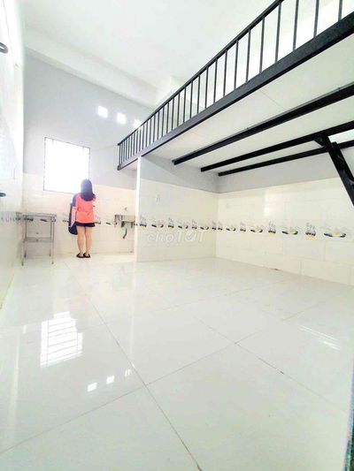 Phòng gác cao 2m, ở được 3-4 người