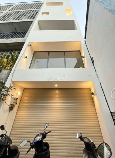 NHÀ 6 TẦNG - NGAY TRỤC PHẠM VĂN ĐỒNG - FULL NỘI THẤT - 44 M2 - 7.9 TỶ