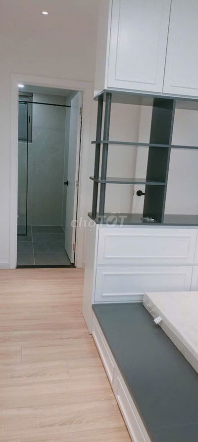 Bán CH Hưng Phúc view Biệt thự, Ô xe 76m2-2PN, Giá 7 tỷ 9 Có Nội thất