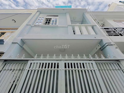 CHO THUÊ MẶT TIỀN KINH DOANH HAI BÀ TRƯNG - DT CHUẨN 4x18M - GIÁ 5x TR