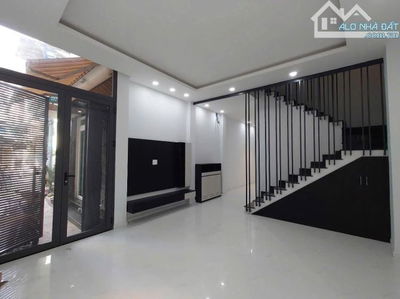 Bán gấp nhà Nguyễn Tri Phương phường Vườn Lài Quận 10 54m2 chỉ 7.6 tỷ