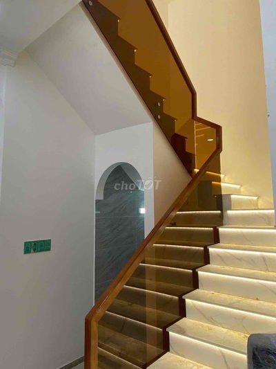 BÁN NHÀ SHR ĐANG HOÀN THIỆN ĐƯỜNG VÕ THỊ NHỜ Q7 - DT : 4x13m 1 LẦU 3PN