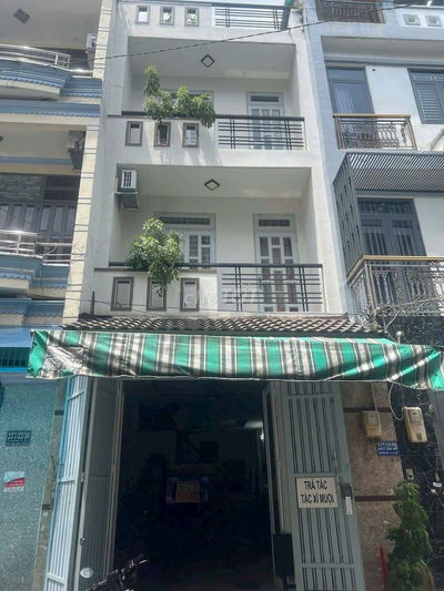 Nhà đẹp giá cực rẻ 4*12 đúc 3 lầu hẻm thông xe hơi