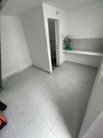 Cần cho thuê phòng trọ có ban công giá rẻ