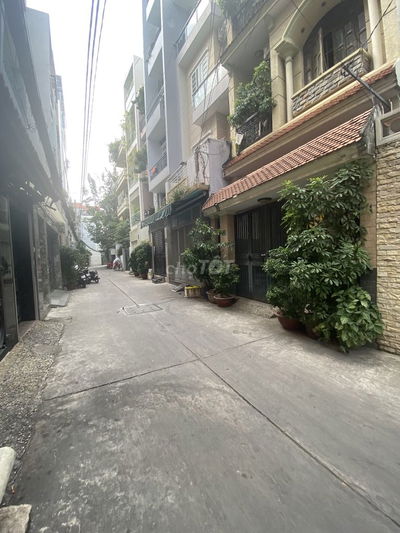 NHÀ PHỐ HẺM XE HƠI Thành Thái, P.Diên Hồng (Q.10), DT: 10.1m x 11.2m