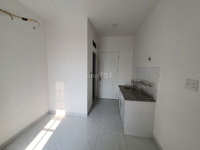 Phòng mới, sạch sẽ, ngã 4 MK, gần Metro Phước Long