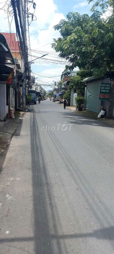 Bán nhà mặt tiền gần nhà thờ long bình