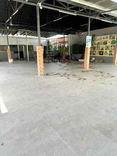 CHO THUÊ ĐẤT CÓ NHÀ CẤP 4, 700M2, TÂN SƠN NHÌ, RỘNG RÃI, KD TỰ DO