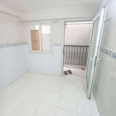 Phòng có máy lạnh quận 7