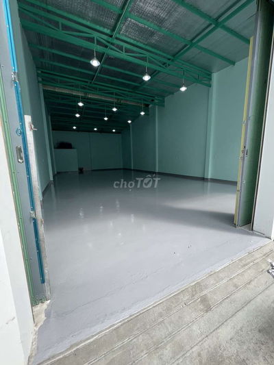 Chính Chủ Bán nhà C4 - 144m2 - Trống suốt - Đường 10m - Q. Tân phú