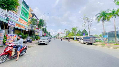 Cho thuê nhà 5 tầng mặt tiền Bùi Quang Trinh 12 triệu