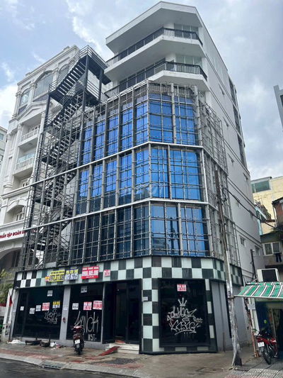 TOÀ NHÀ ĐẸP 1000M2 - 195 TRIỆU MT TRẦN NHẬT DUẬT 8X16 - 7 TẦNG