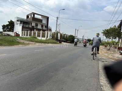 RẺ……... 1260m2 Sẵn Thổ Cư MẶT TIỀN NHỰA 1 Tỷ 379 Triệu